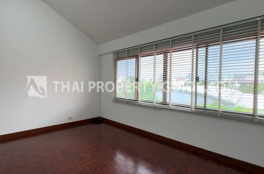 House in Phaholyothin 